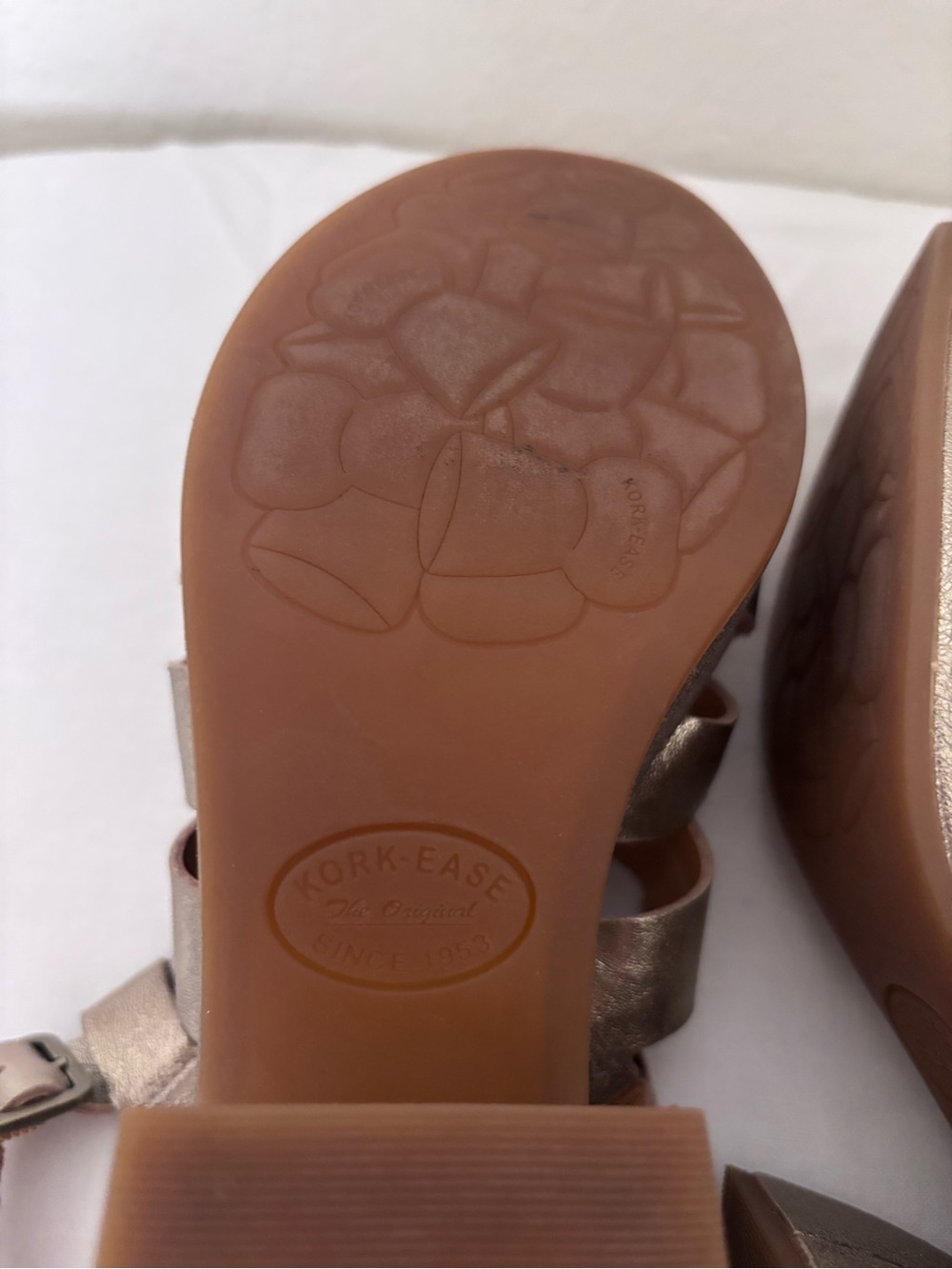 Kork-Ease Metallic gold Strappy Platform Sandals Size 8 - Picture 10 of 12
